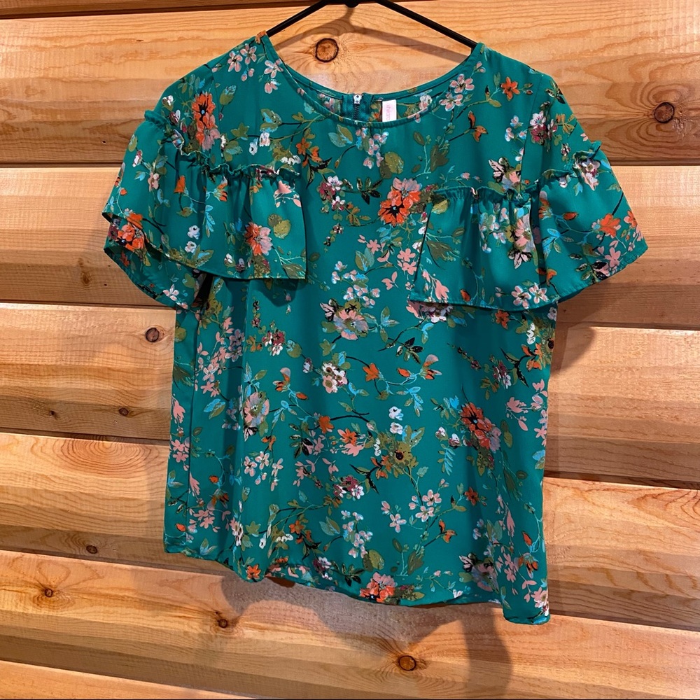 Green floral Xhilaration blouse